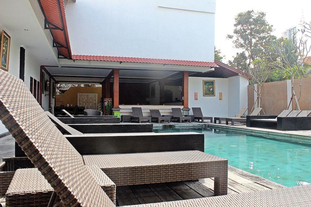 Mirah Hostel ليجيان المظهر الخارجي الصورة
