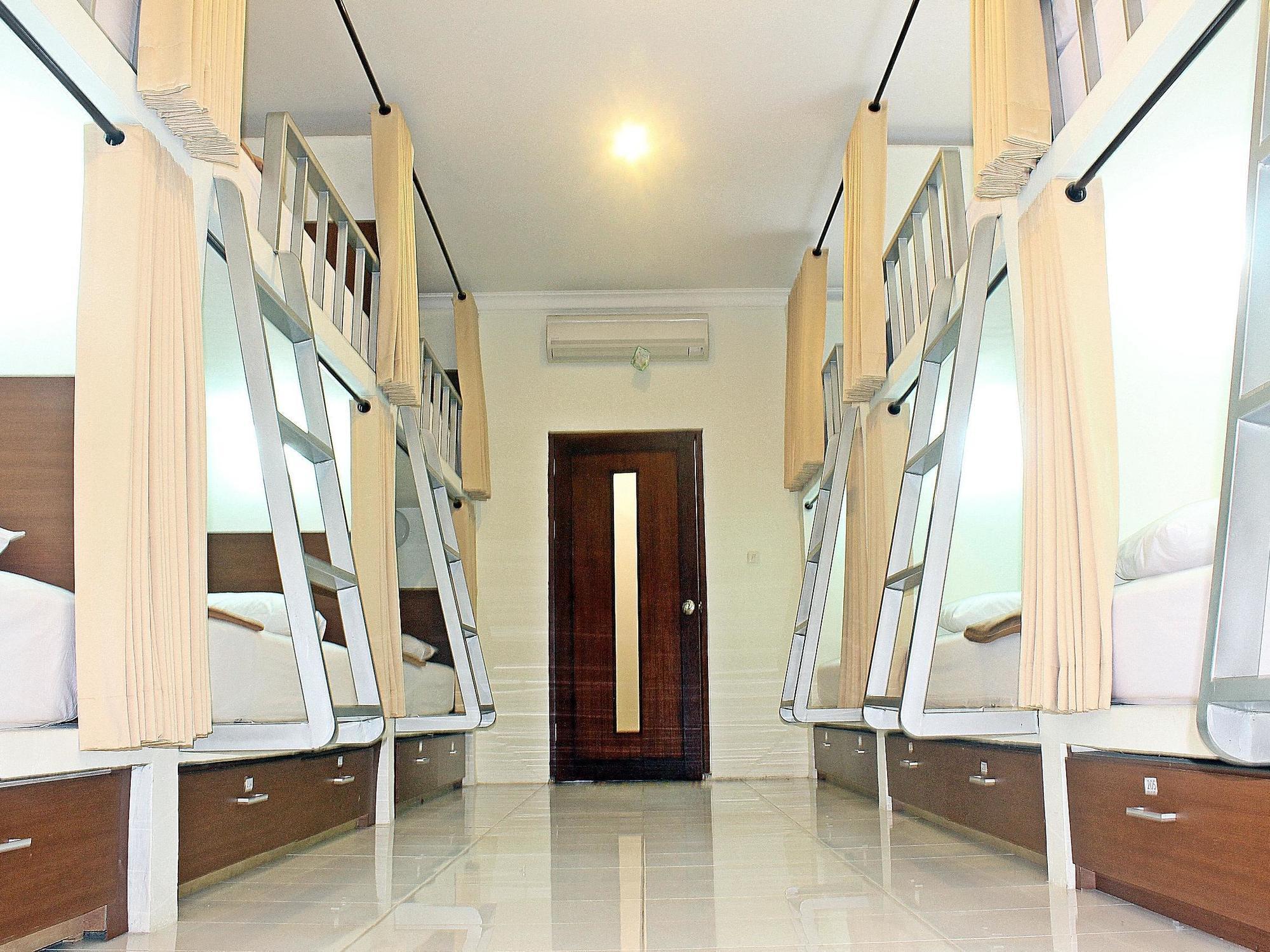 Mirah Hostel ليجيان المظهر الخارجي الصورة