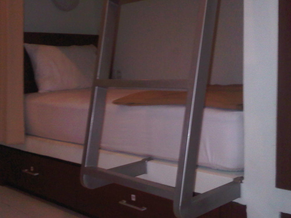 Mirah Hostel ليجيان المظهر الخارجي الصورة