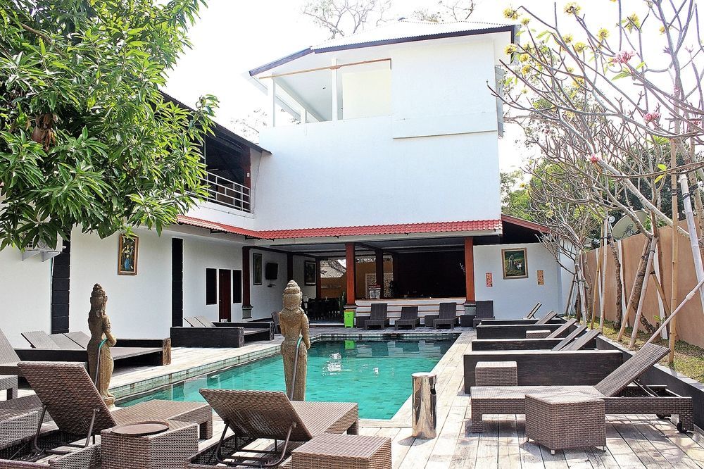 Mirah Hostel ليجيان المظهر الخارجي الصورة