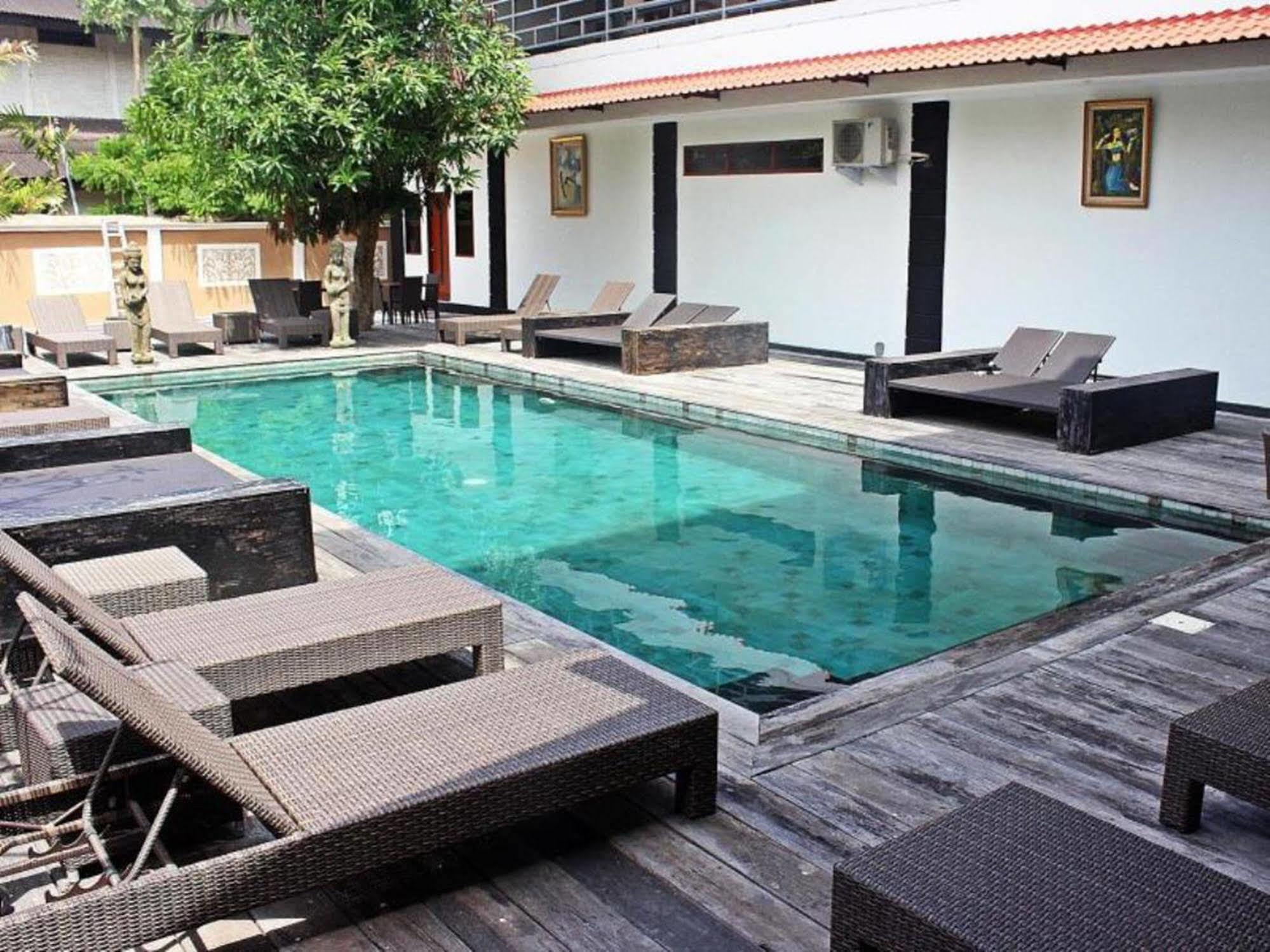 Mirah Hostel ليجيان المظهر الخارجي الصورة