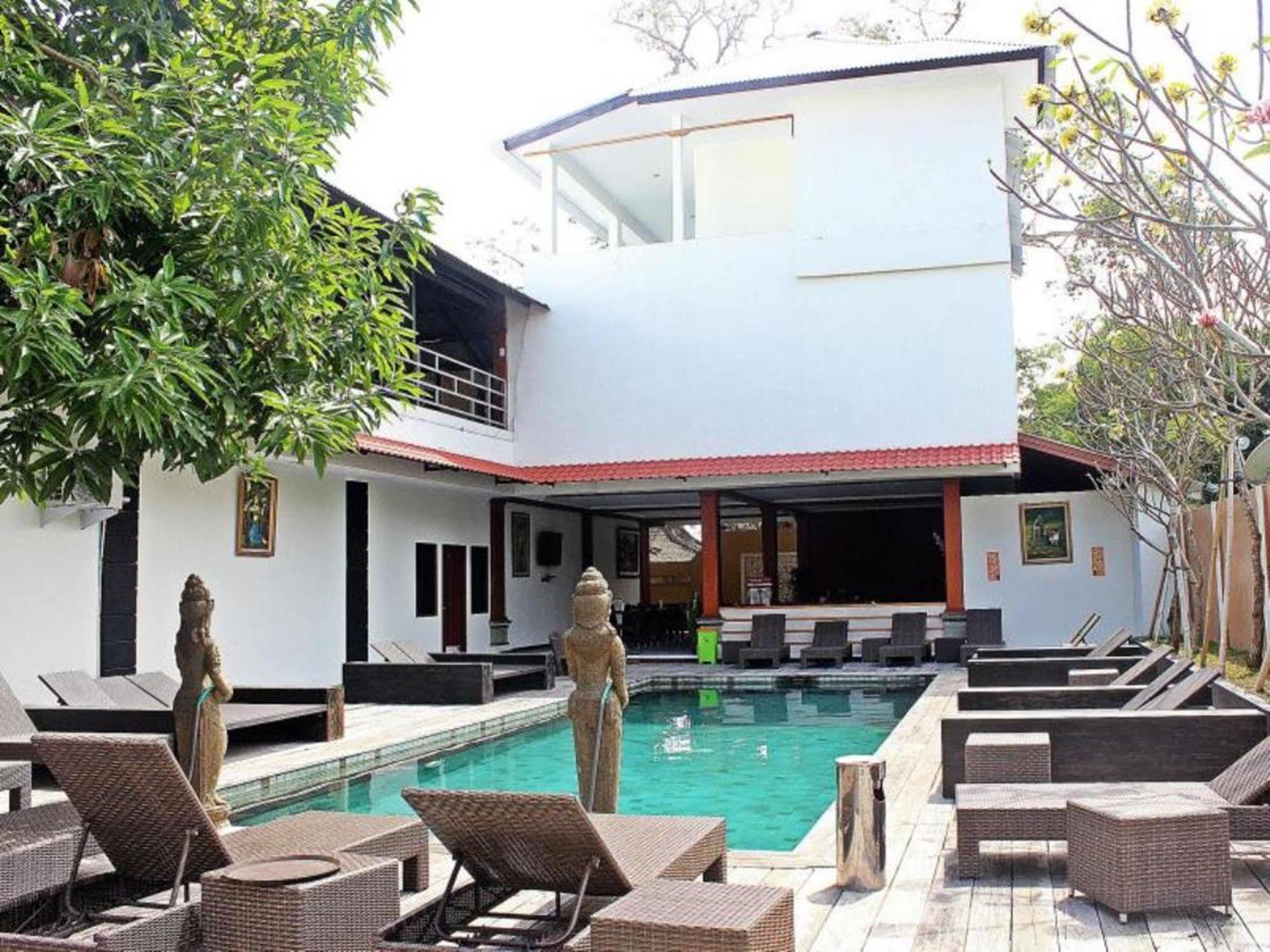 Mirah Hostel ليجيان المظهر الخارجي الصورة