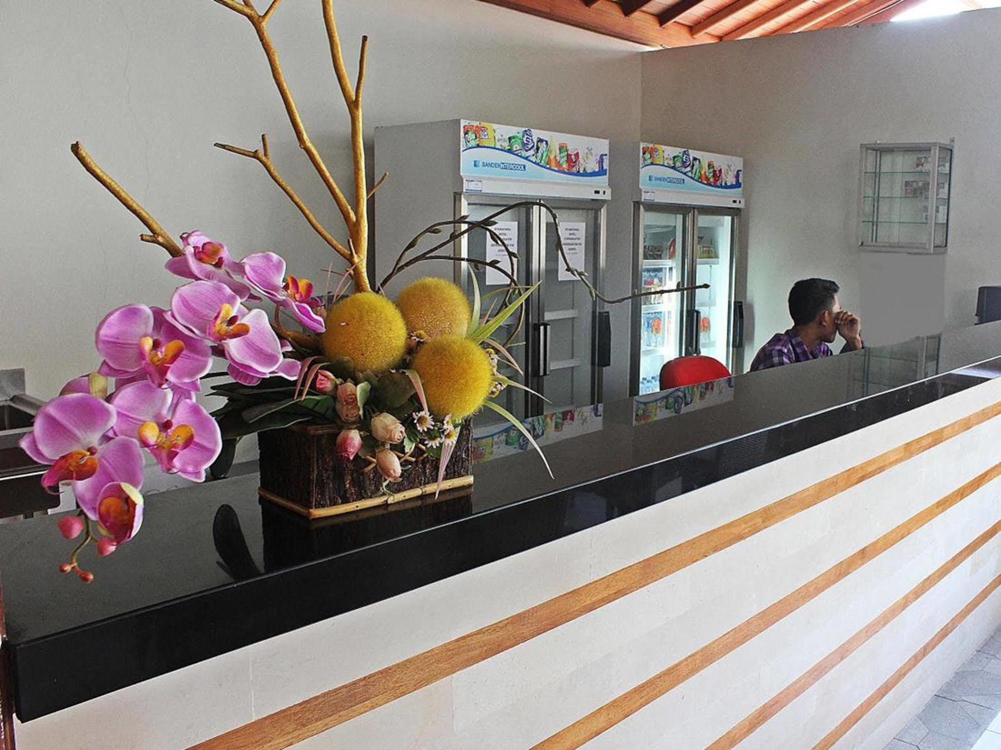 Mirah Hostel ليجيان المظهر الخارجي الصورة