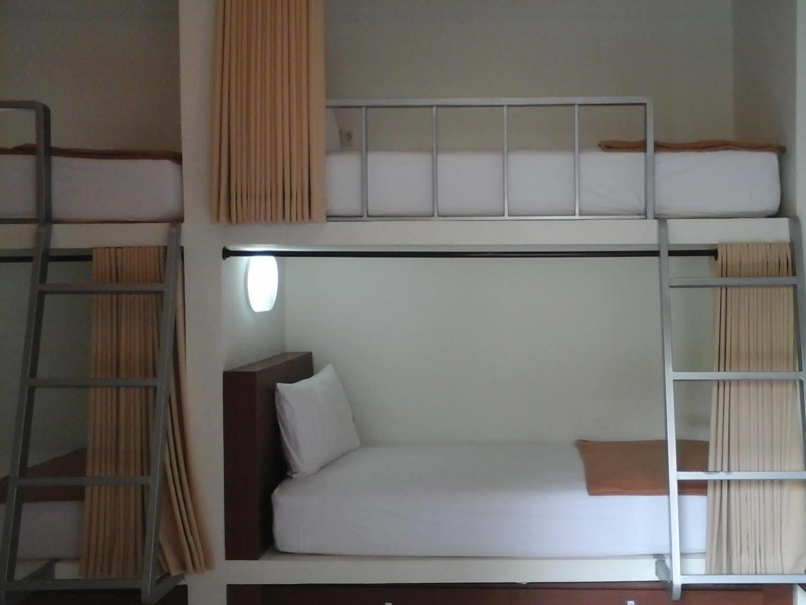 Mirah Hostel ليجيان المظهر الخارجي الصورة